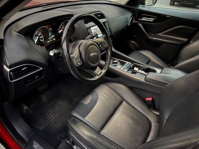 2017 Jaguar F-PACE 35t Premium Whitehall PA