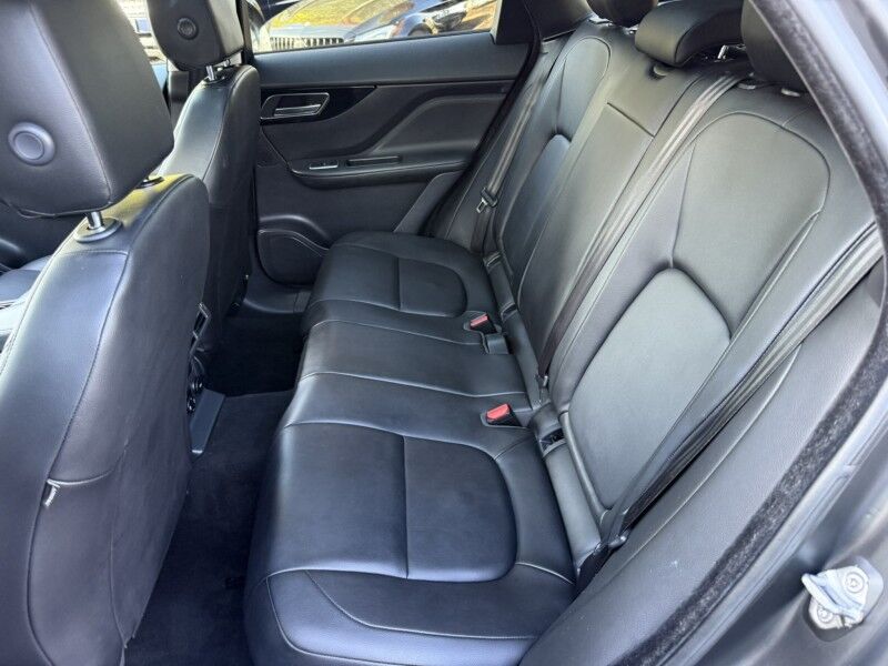 2017 Jaguar F-PACE 35t Premium Willow Grove PA