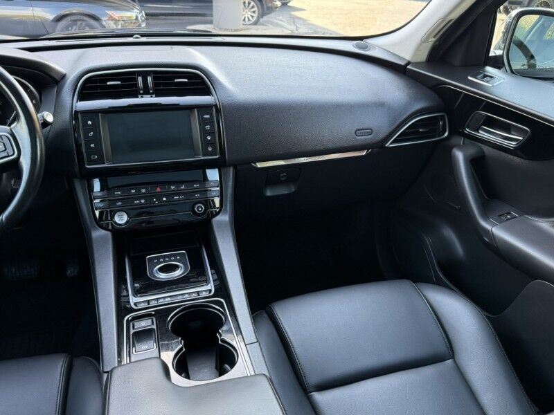 2017 Jaguar F-PACE 35t Premium Willow Grove PA