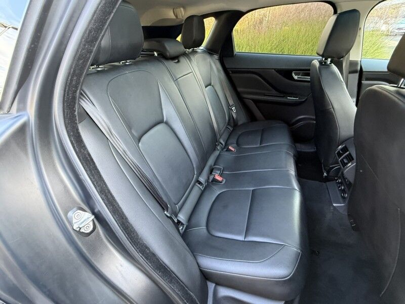 2017 Jaguar F-PACE 35t Premium Willow Grove PA