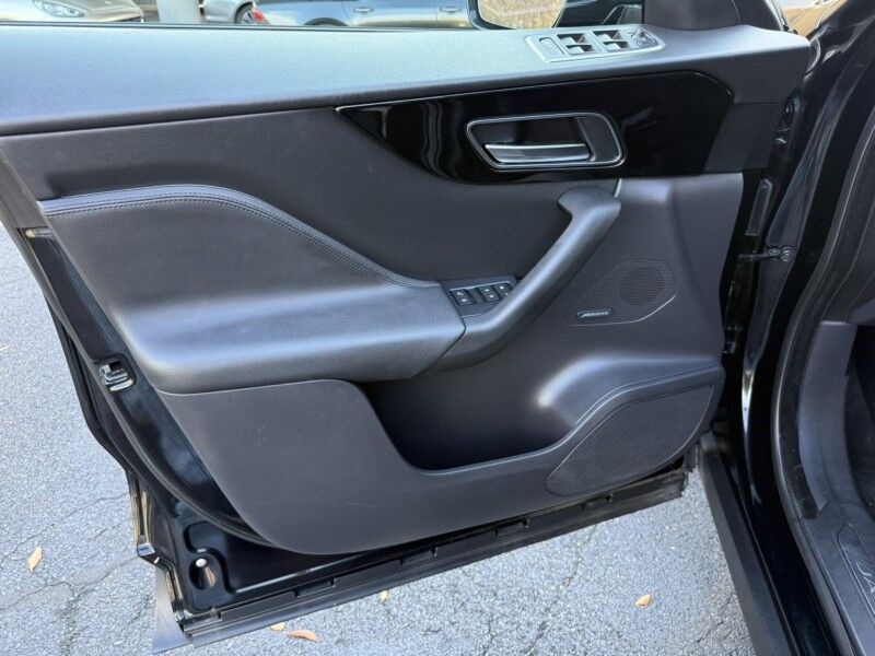 2017 Jaguar F-PACE 35t Premium Willow Grove PA