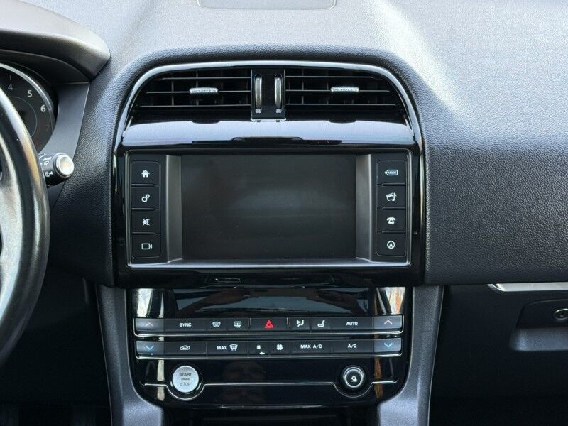 2017 Jaguar F-PACE 35t Premium Willow Grove PA