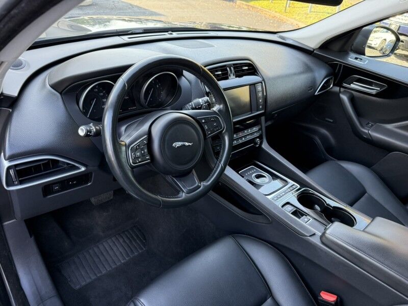 2017 Jaguar F-PACE 35t Premium Willow Grove PA