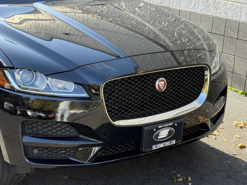 2017 Jaguar F-PACE 35t Premium Willow Grove PA