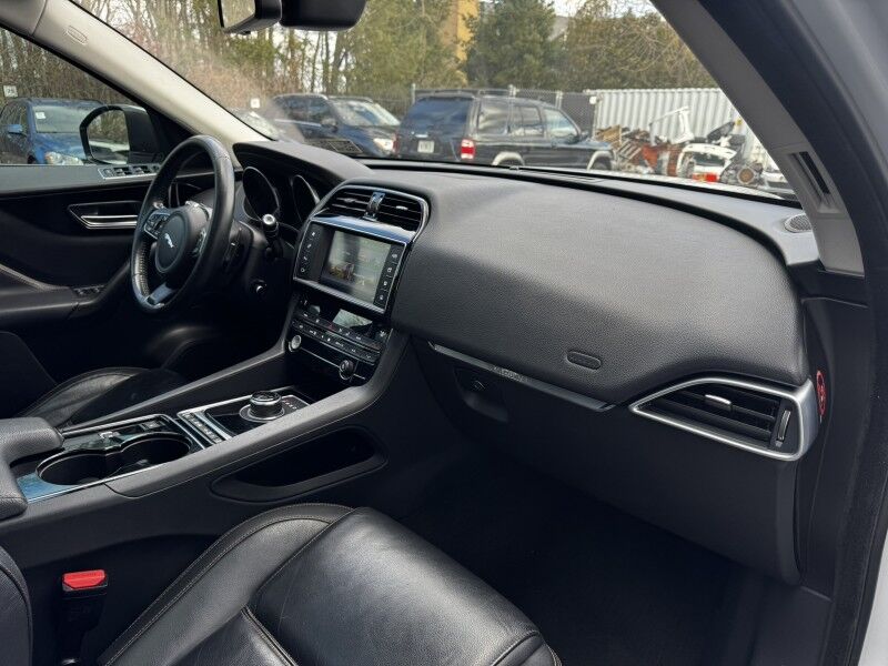 2017 Jaguar F-PACE 35t Prestige Willow Grove PA