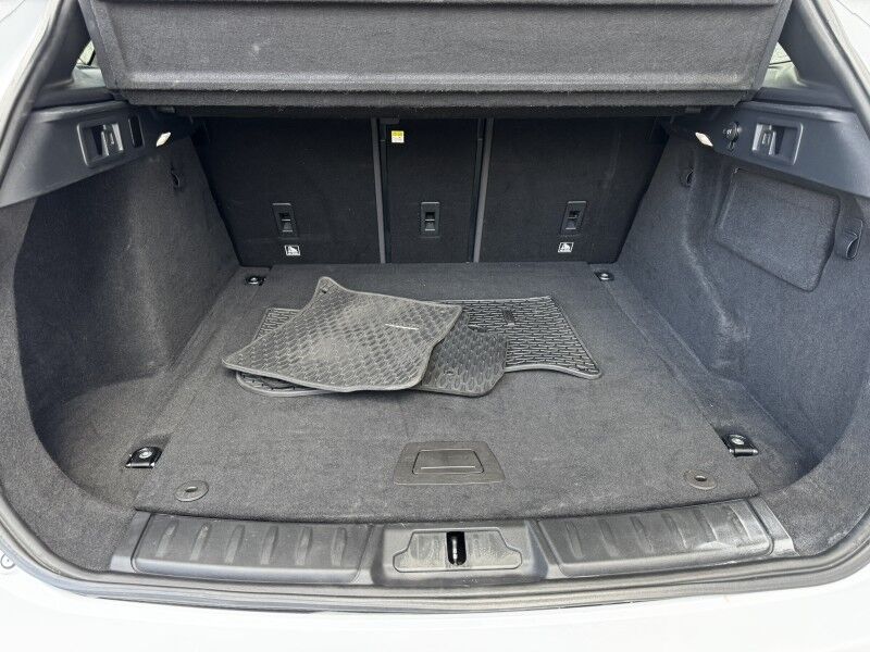 2017 Jaguar F-PACE 35t Prestige Willow Grove PA