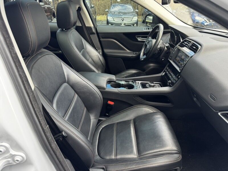 2017 Jaguar F-PACE 35t Prestige Willow Grove PA