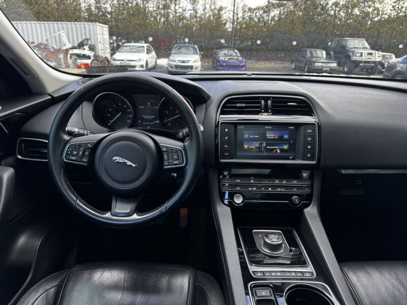 2017 Jaguar F-PACE 35t Prestige Willow Grove PA