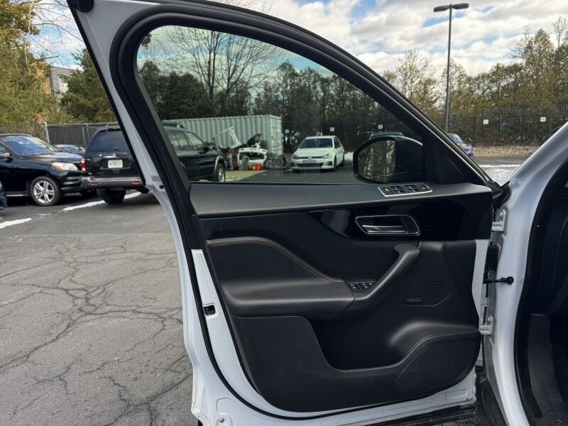 2017 Jaguar F-PACE 35t Prestige Willow Grove PA