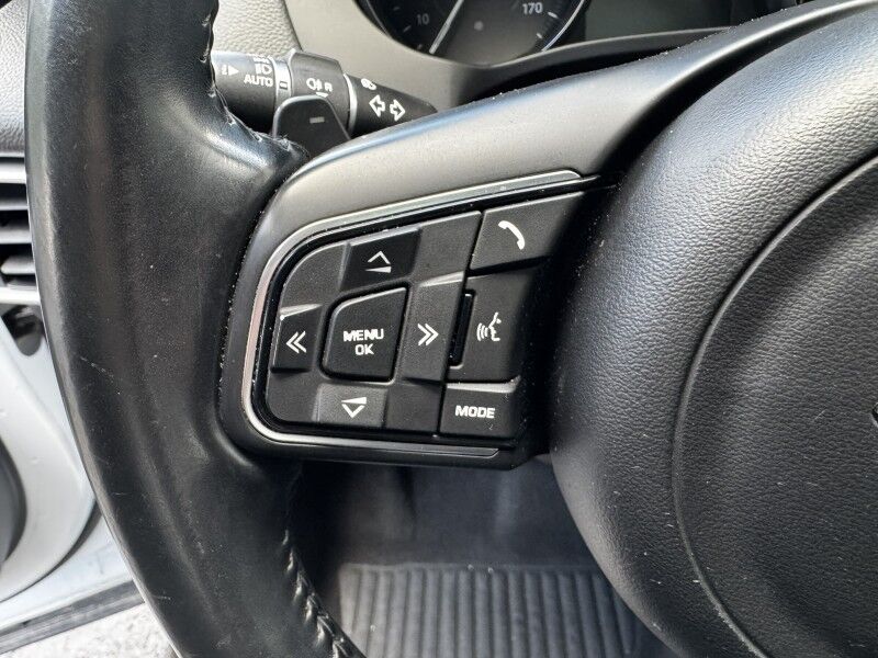 2017 Jaguar F-PACE 35t Prestige Willow Grove PA