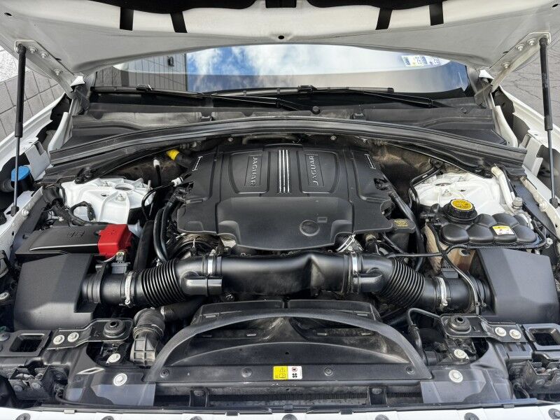 2017 Jaguar F-PACE 35t Prestige Willow Grove PA