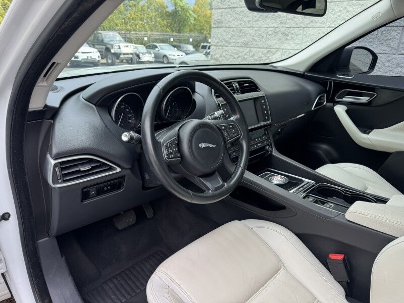 2017 Jaguar F-PACE 35t Prestige Willow Grove PA