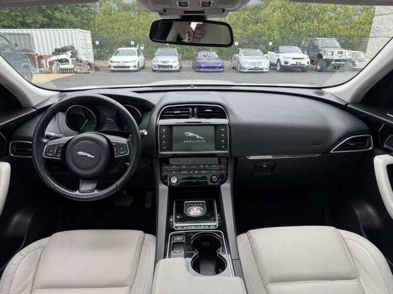 2017 Jaguar F-PACE 35t Prestige Willow Grove PA
