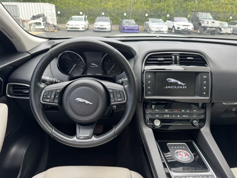 2017 Jaguar F-PACE 35t Prestige Willow Grove PA