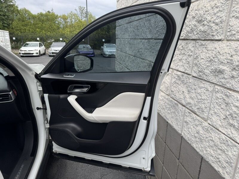 2017 Jaguar F-PACE 35t Prestige Willow Grove PA