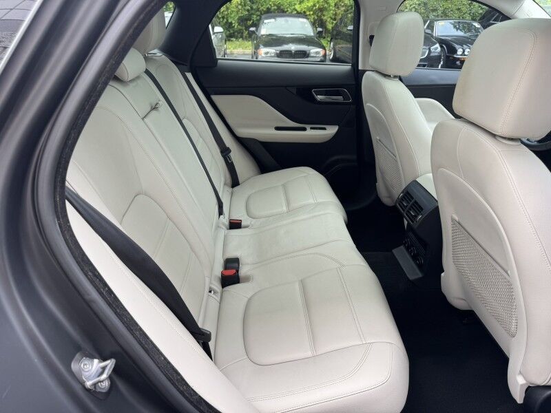 2017 Jaguar F-PACE 35t Prestige Willow Grove PA