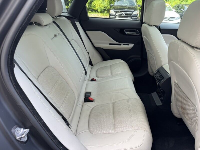 2017 Jaguar F-PACE 35t Prestige Willow Grove PA