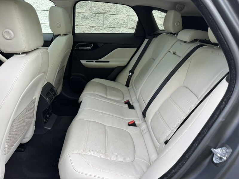 2017 Jaguar F-PACE 35t Prestige Willow Grove PA