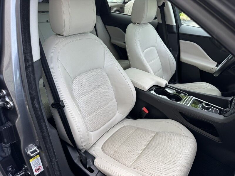 2017 Jaguar F-PACE 35t Prestige Willow Grove PA