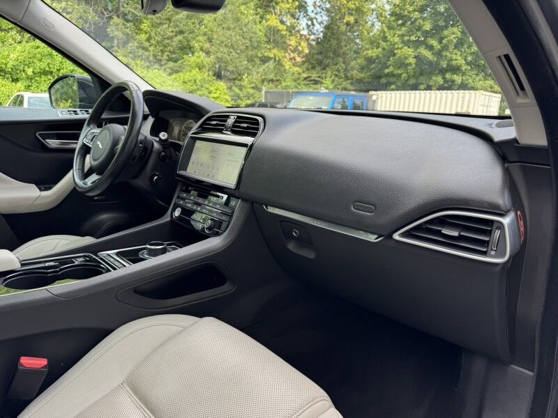 2017 Jaguar F-PACE 35t Prestige Willow Grove PA