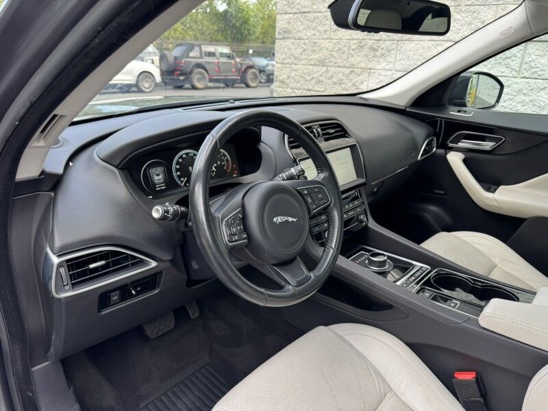 2017 Jaguar F-PACE 35t Prestige Willow Grove PA
