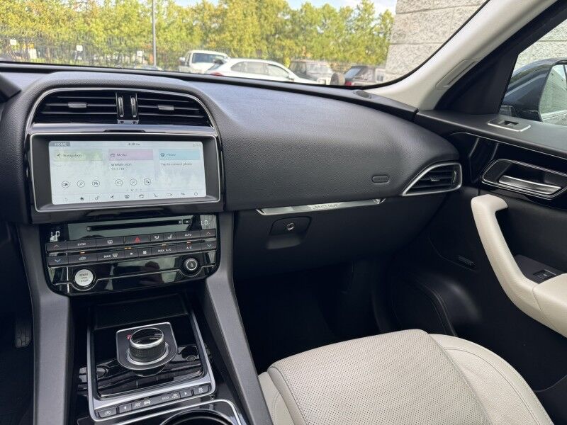 2017 Jaguar F-PACE 35t Prestige Willow Grove PA