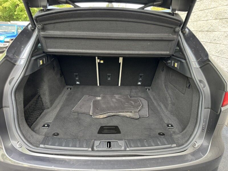 2017 Jaguar F-PACE 35t Prestige Willow Grove PA