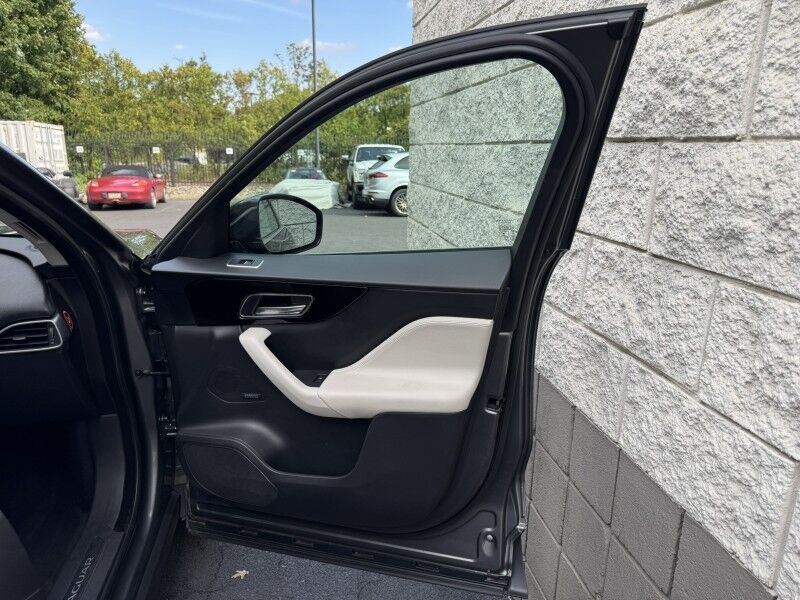 2017 Jaguar F-PACE 35t Prestige Willow Grove PA