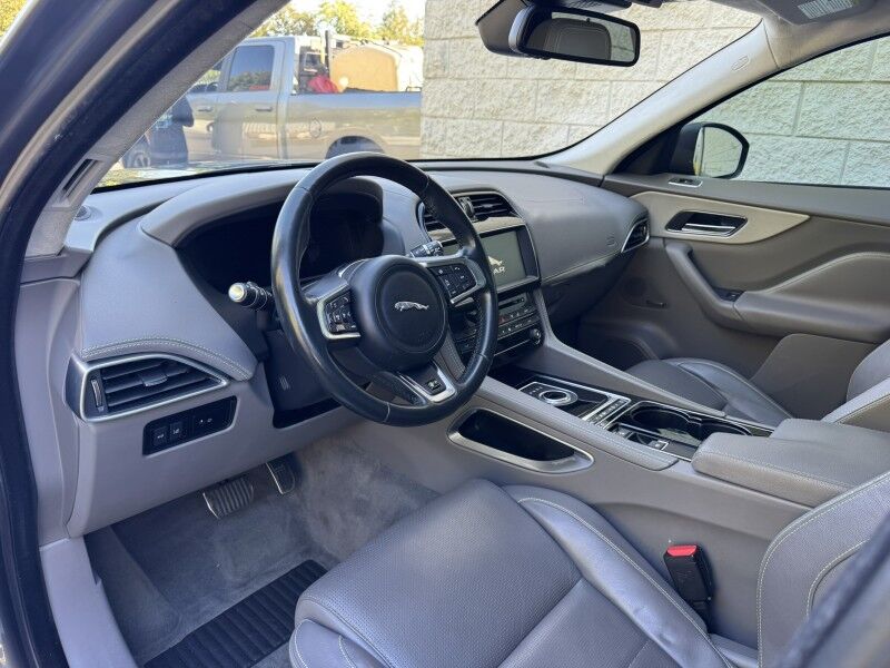2017 Jaguar F-PACE 35t R-Sport Willow Grove PA