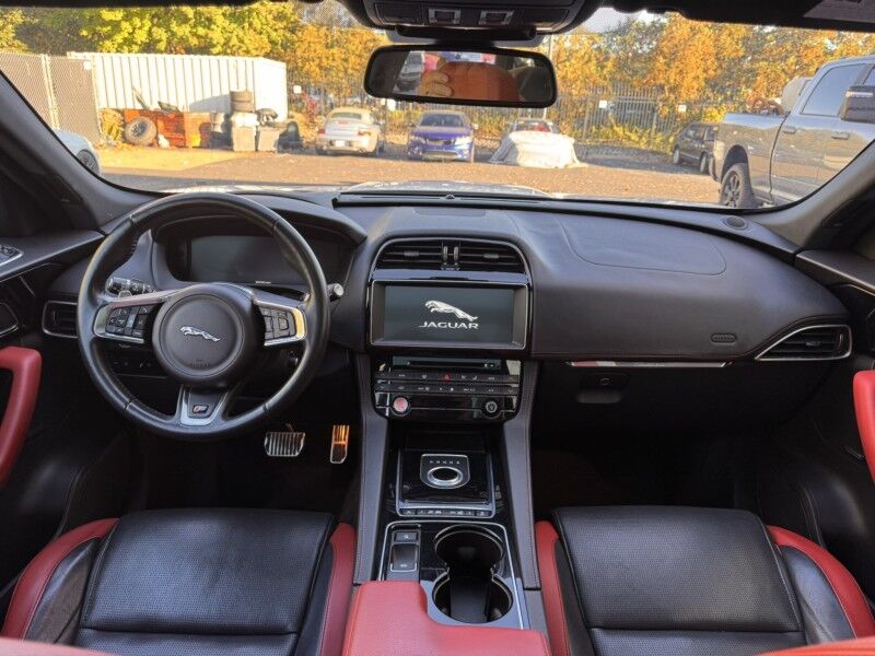 2017 Jaguar F-PACE S Willow Grove PA