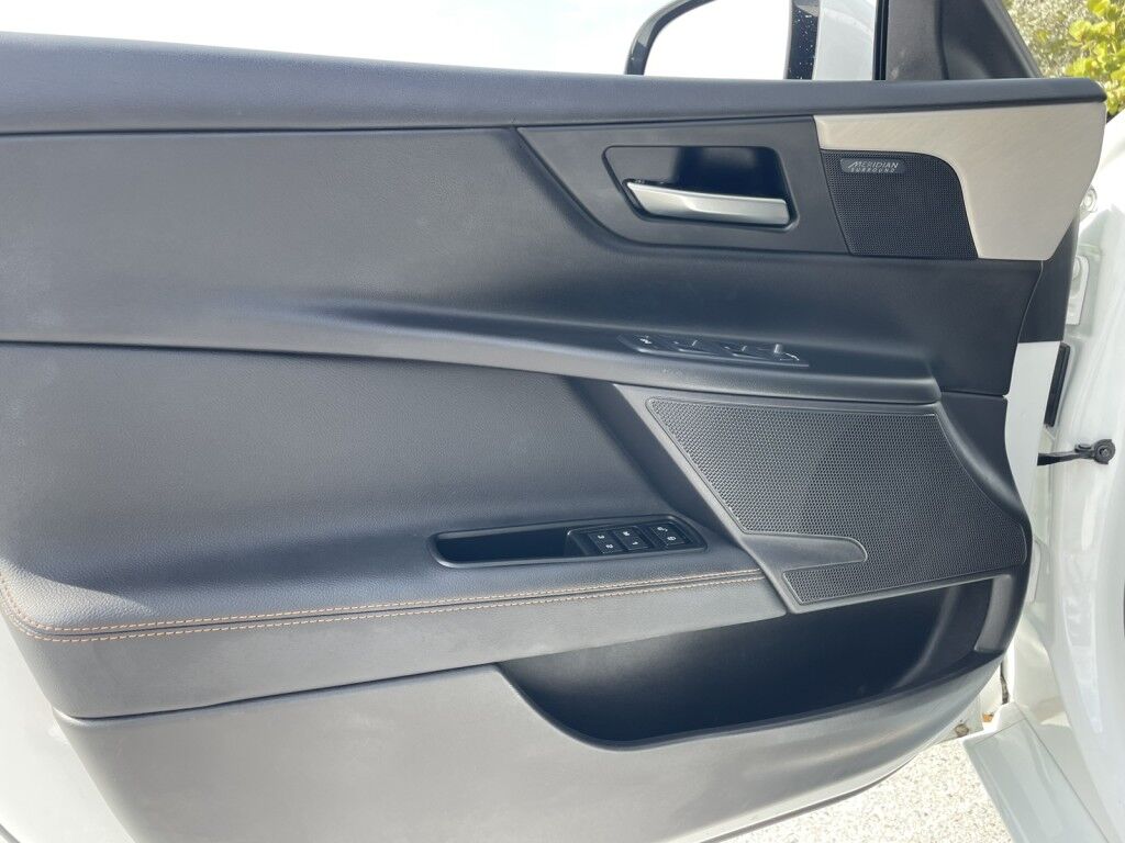 2017 Jaguar XE 20d Prestige~CLEAN CARFAX~ LUMBAR SUPPORT~BUCKET SEATS~CRUISE CONTROL Sarasota FL