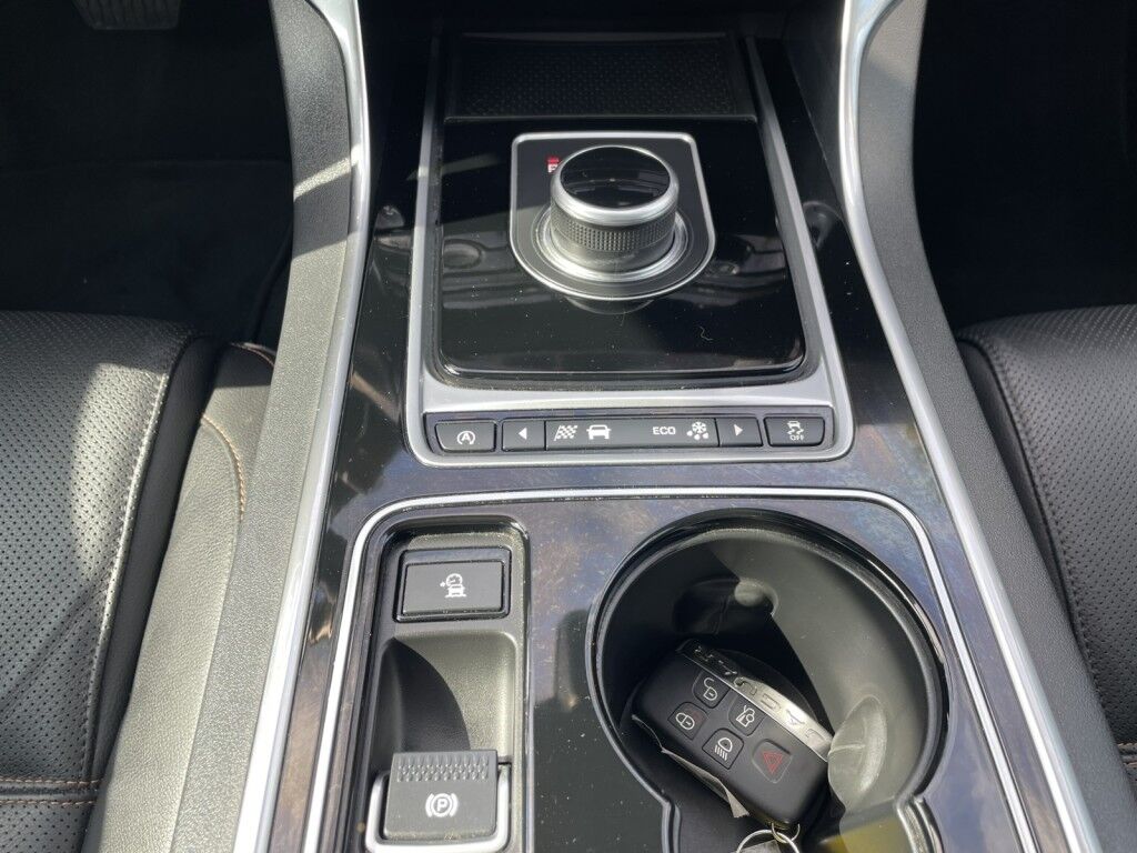 2017 Jaguar XE 20d Prestige~CLEAN CARFAX~ LUMBAR SUPPORT~BUCKET SEATS~CRUISE CONTROL Sarasota FL