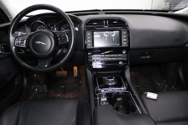 2017 Jaguar XE 25t Premium