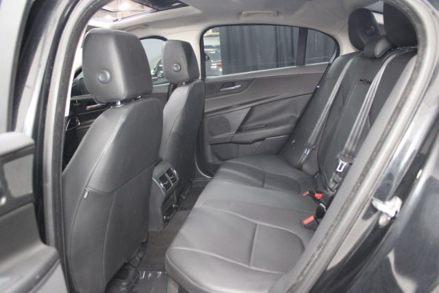 2017 Jaguar XE 25t Premium Chantilly VA