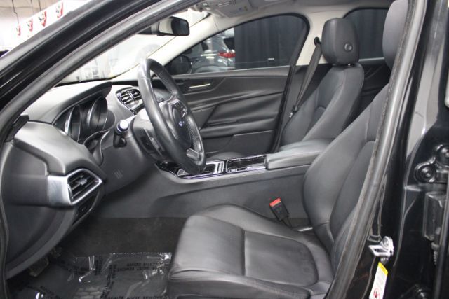 2017 Jaguar XE 25t Premium Chantilly VA