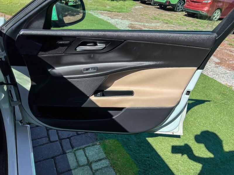 2017 Jaguar XE 25t Premium Wilmington NC