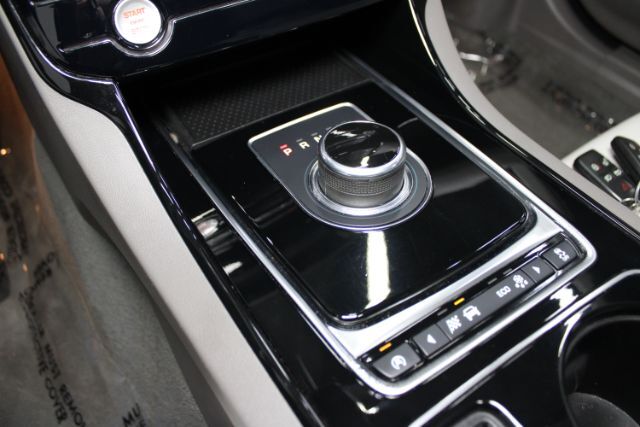 2017 Jaguar XE 35t Premium Chantilly VA