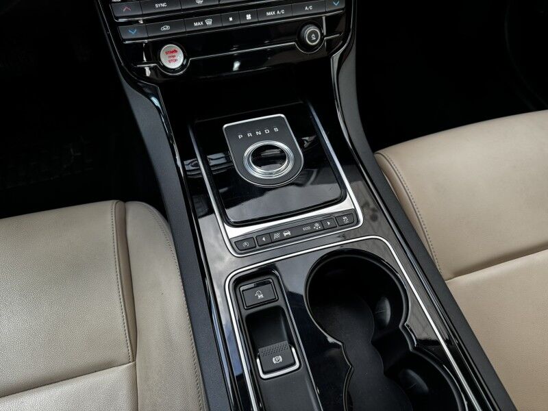 2017 Jaguar XE 35t Premium Willow Grove PA