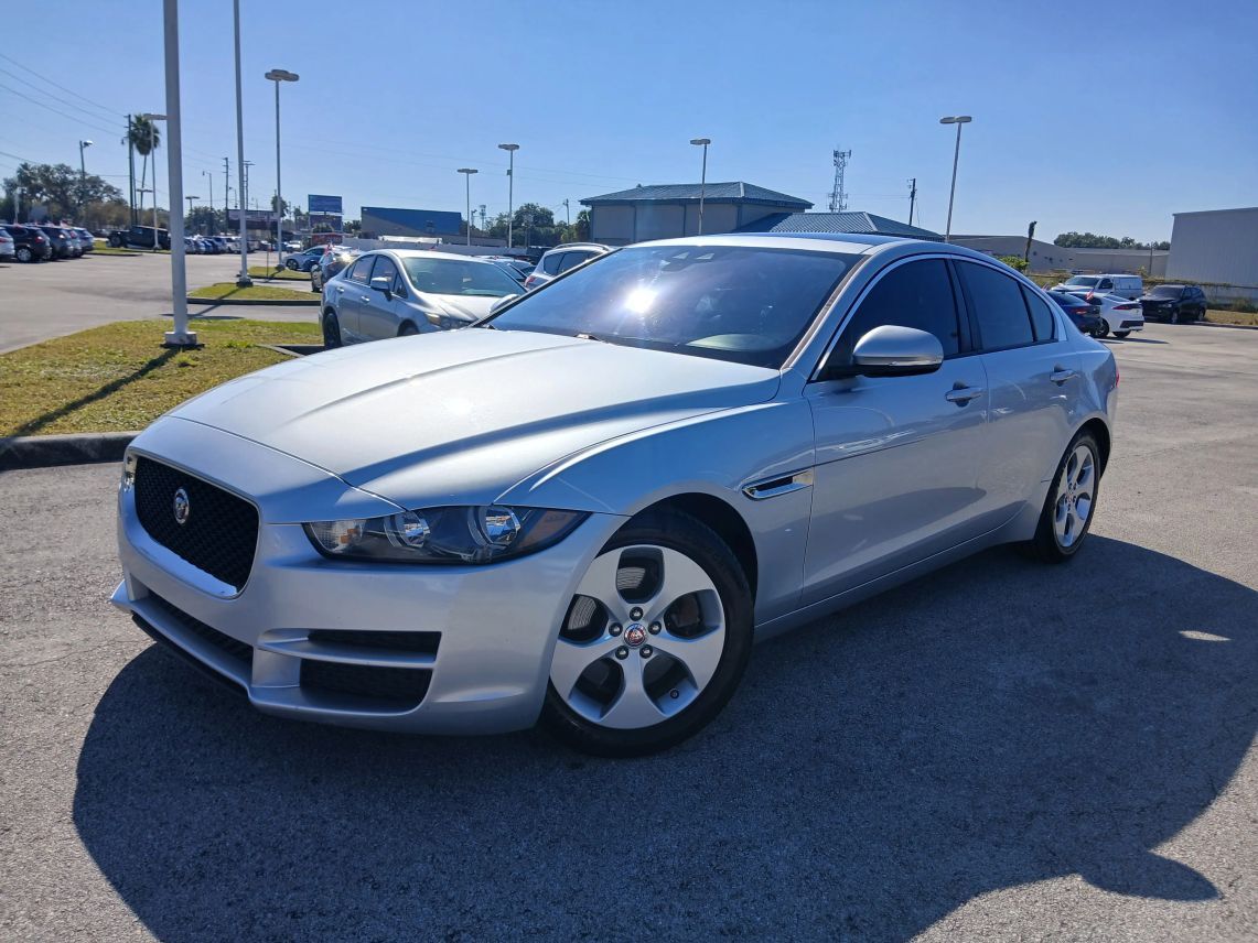 2017 Jaguar XE XE 25t Sedan 4D
