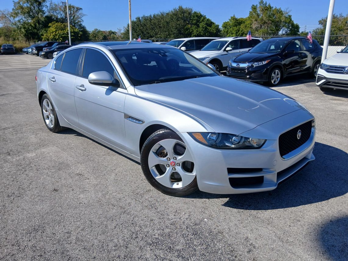 2017 Jaguar XE XE 25t Sedan 4D
