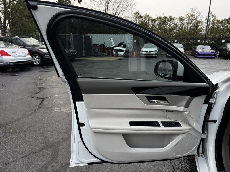 2017 Jaguar XF 20d Willow Grove PA