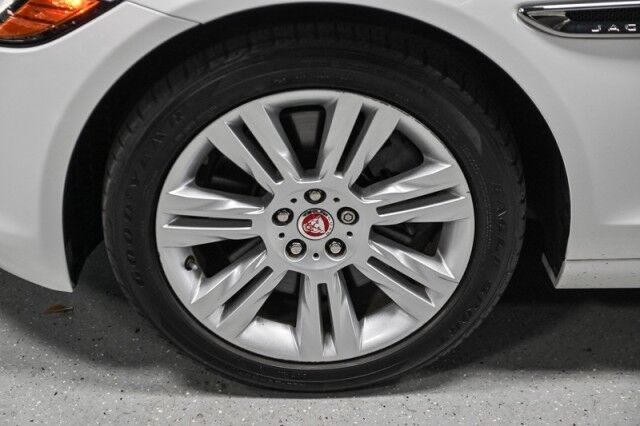 2017 Jaguar XF 35t Premium 4dr Sedan Chicago IL