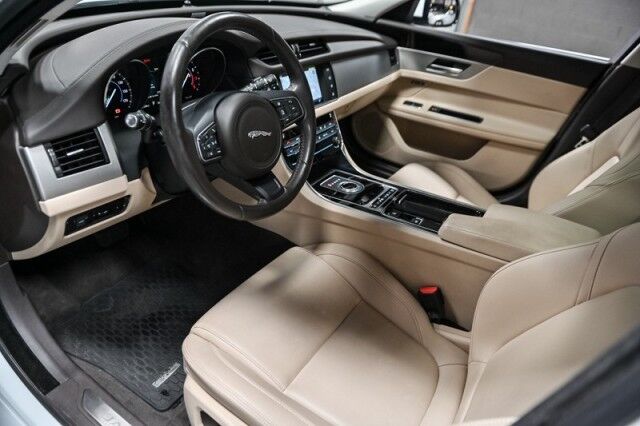 2017 Jaguar XF 35t Premium 4dr Sedan Chicago IL