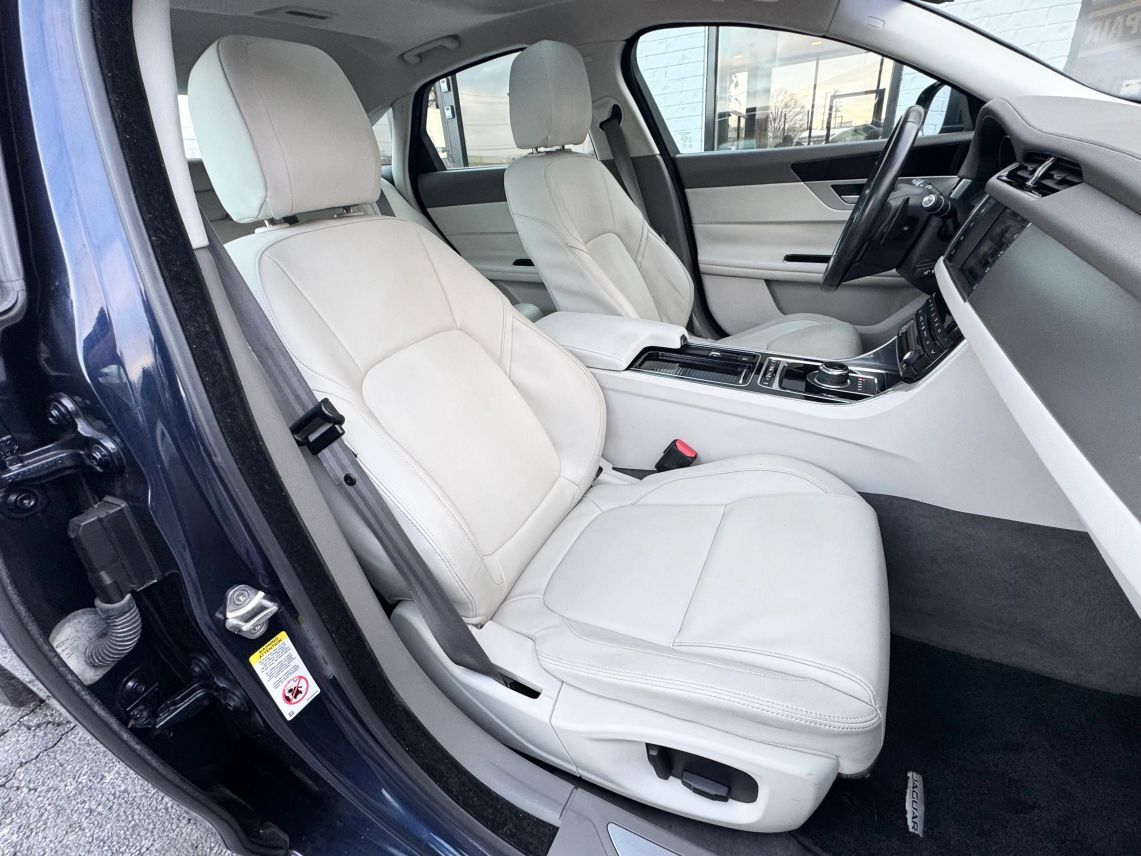 2017 Jaguar XF XF 35t Sedan 4D Cincinnati OH