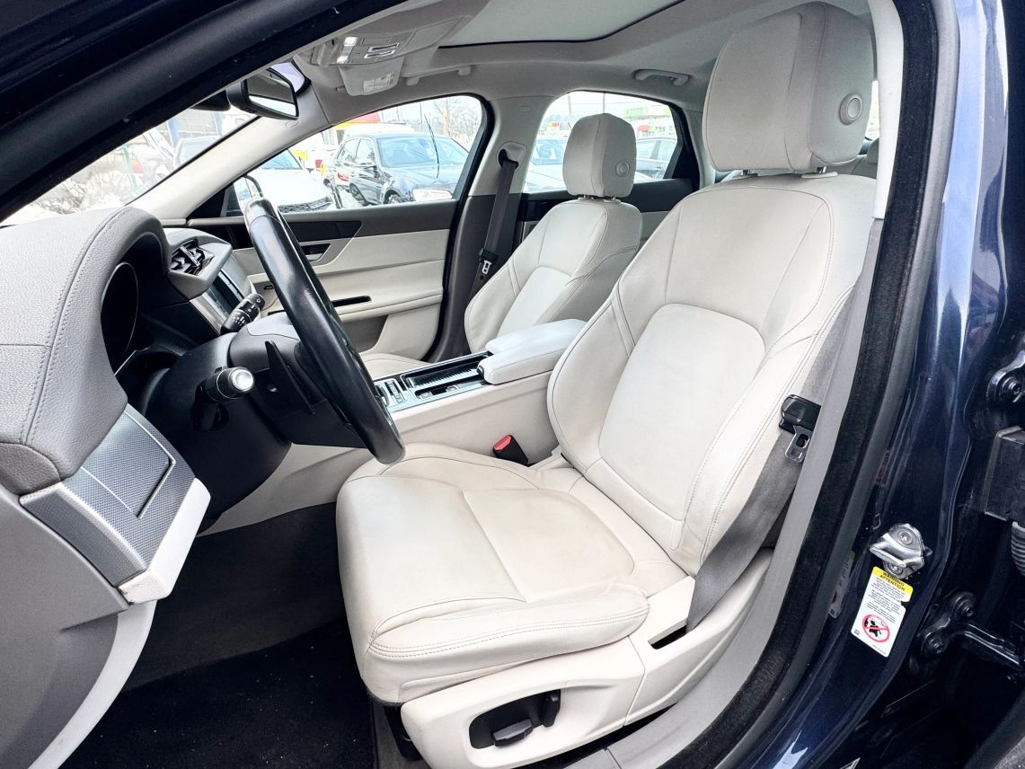 2017 Jaguar XF XF 35t Sedan 4D Cincinnati OH