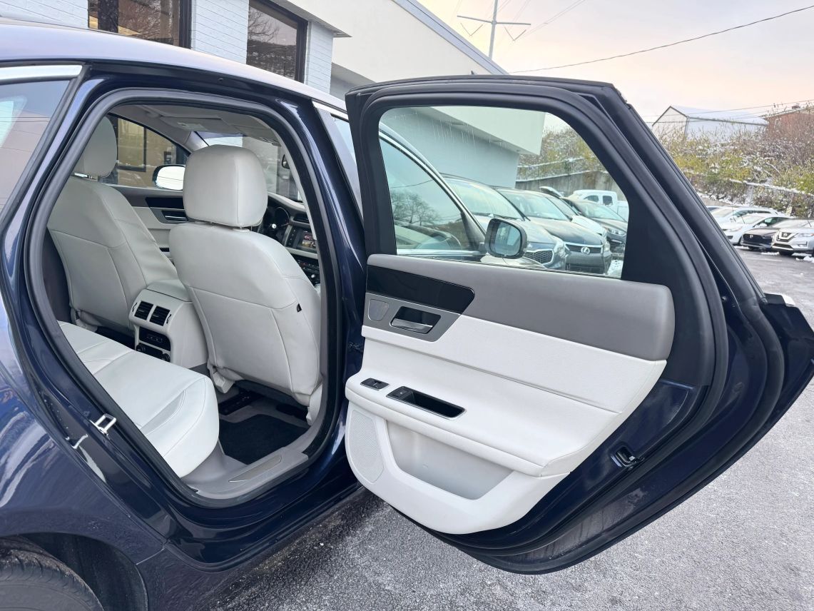 2017 Jaguar XF XF 35t Sedan 4D Cincinnati OH