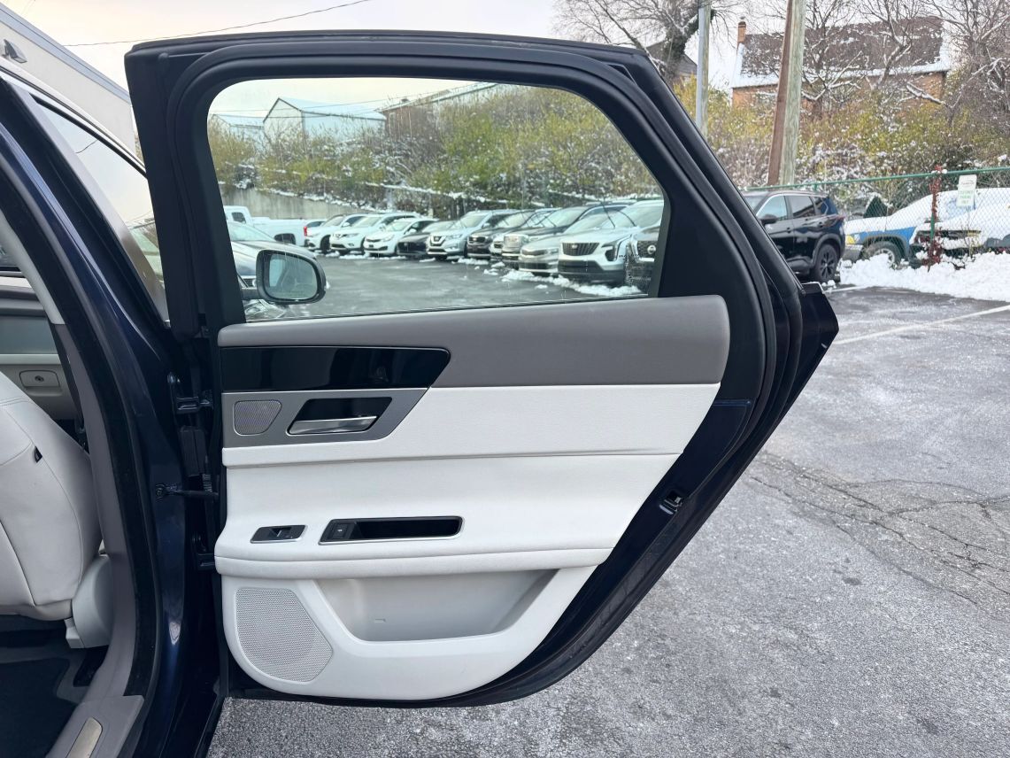 2017 Jaguar XF XF 35t Sedan 4D Cincinnati OH