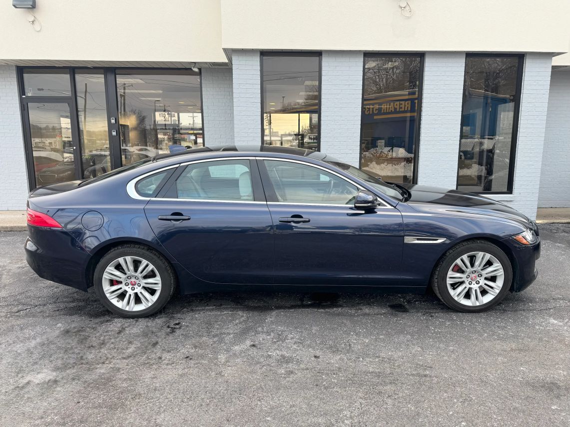 2017 Jaguar XF XF 35t Sedan 4D Cincinnati OH