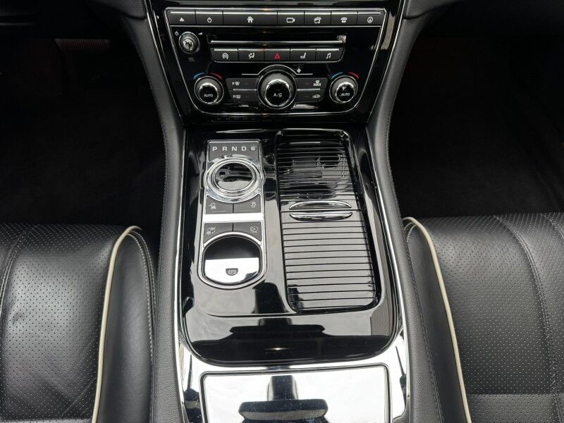 2017 Jaguar XJ XJ R-Sport Willow Grove PA