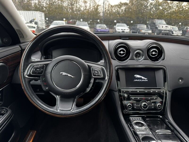 2017 Jaguar XJ XJ R-Sport Willow Grove PA